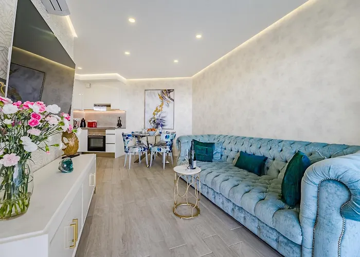 Apartment Sunset Bliss Penthouse With Airco & Heated Pool