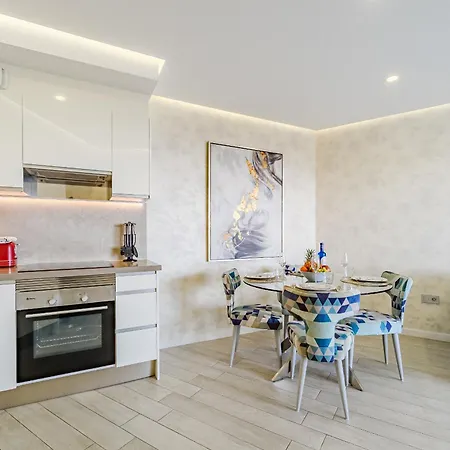 Sunset Bliss Penthouse Apartamento *