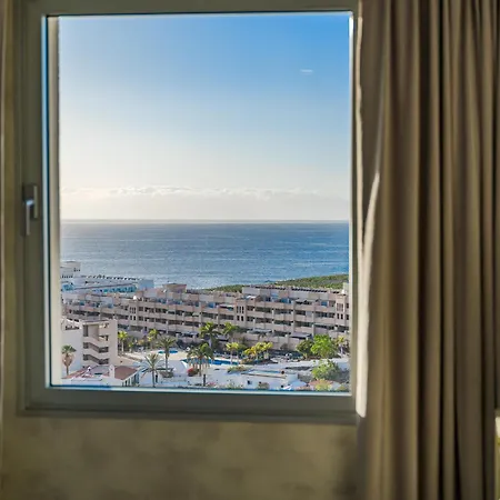 Sunset Bliss Penthouse With Airco & Heated Pool דירה *