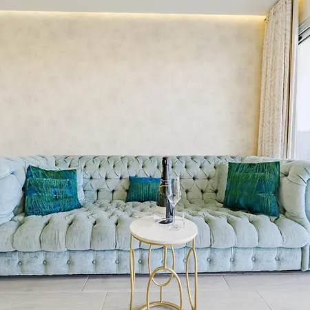 Sunset Bliss Penthouse With Airco & Heated Pool דירה