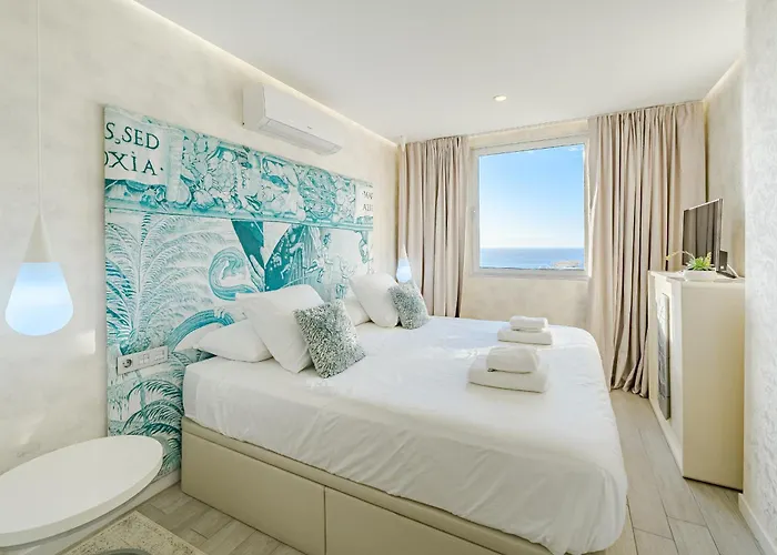 Sunset Bliss Penthouse With Airco & Heated Pool דירה