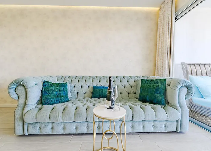 Sunset Bliss Penthouse With Airco & Heated Pool דירה